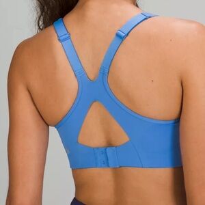 Lululemon Womens Blue All Powered Up Bra
Medium Support Size 12